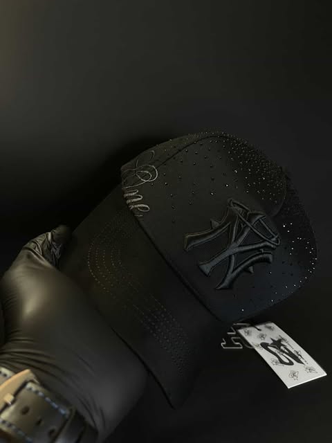 31 Hats Ny Forever black